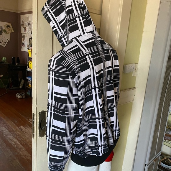 Hoodie Buddies hoodie with earbuds - Picture 4 of 11